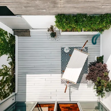 Stunning Duplex Cj Apartment